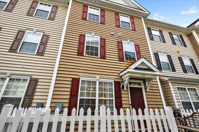 Building Photo - 1315 Teton Cir