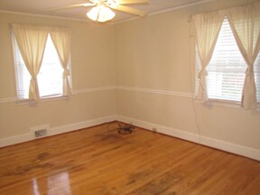 Building Photo - Forest Acres