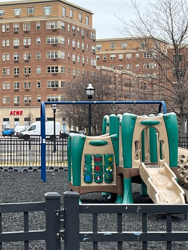 Building Photo - 24 Ave at Port Imperial