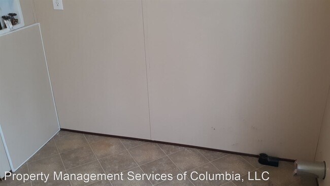 Building Photo - 3 br, 2 bath House - 109 Charm Hill Rd