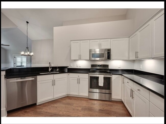 Building Photo - 109 Edgewood Ct