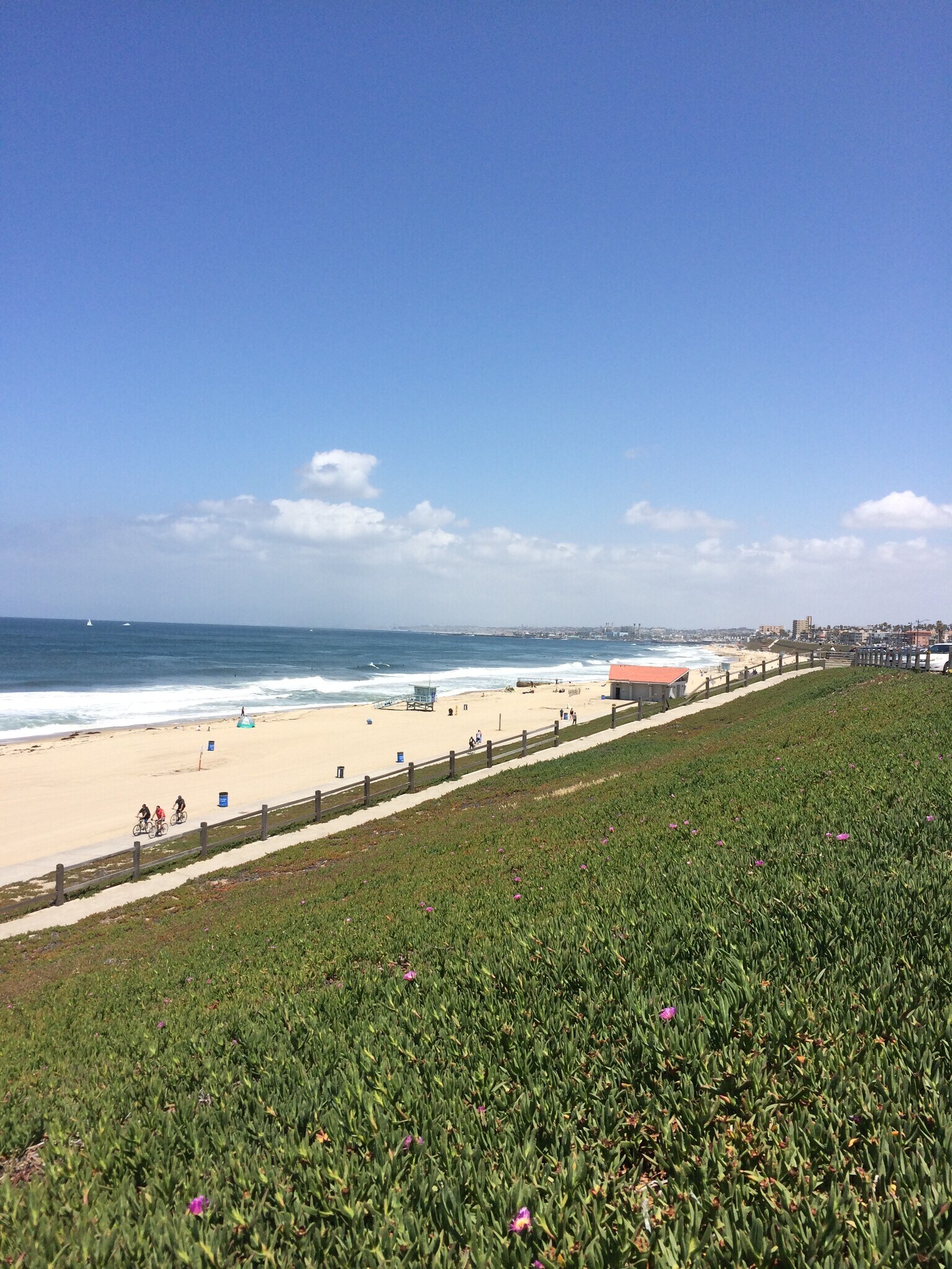 Building Photo - 702 S Pacific Coast Hwy
