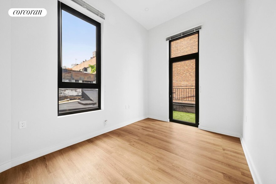 Building Photo - 317 W 51st St