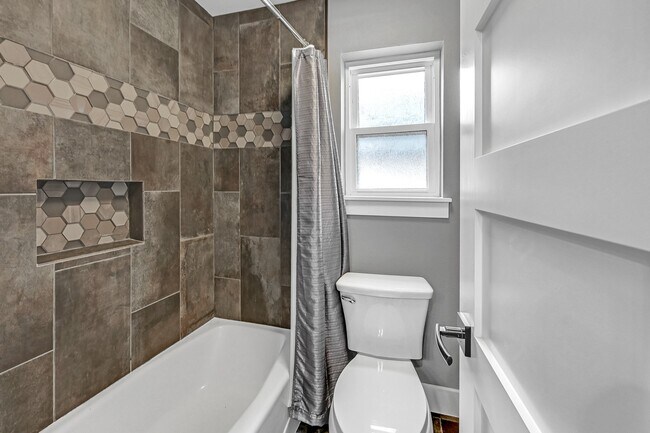 Building Photo - 4738 Whispering Falls Dr