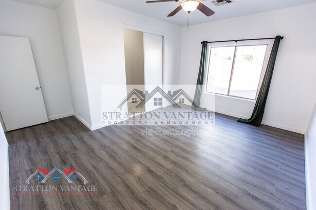 Building Photo - 16092 W Woodlands Ave