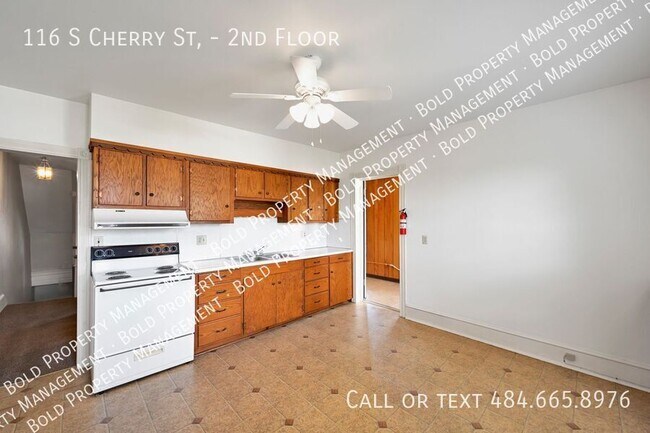 Building Photo - 116 S Cherry St