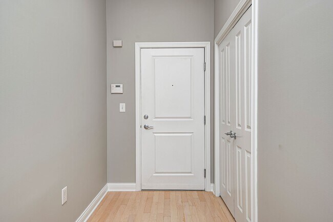 Building Photo - Indianapolis Athletic Club Condo