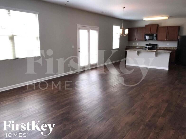 Building Photo - 5519 Luther Ct
