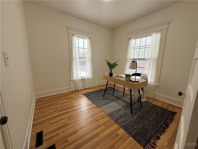 Building Photo - 2817 Milton Ave