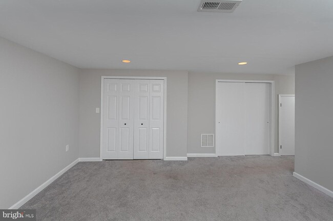 Building Photo - 31 Stone Falls Ct