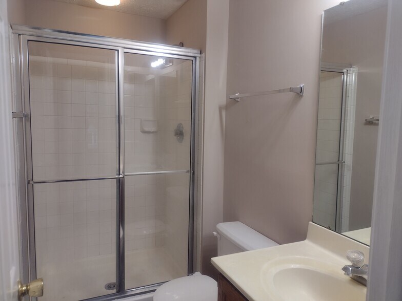 Building Photo - 7 Championship Ct