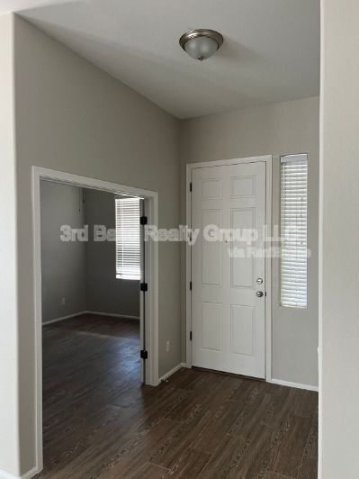 Building Photo - 12425 W Flanagan St