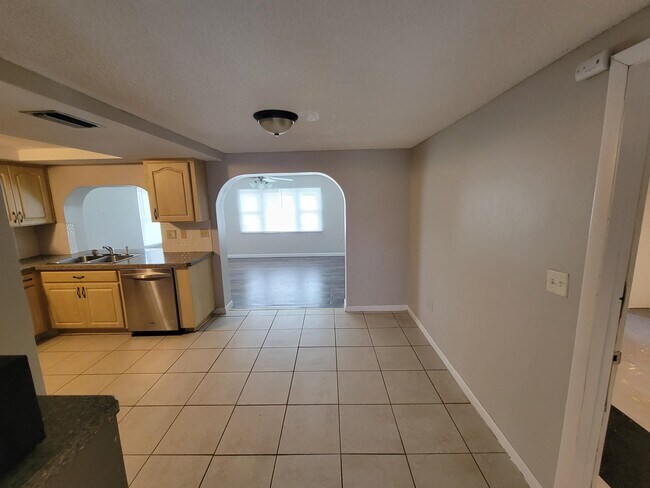 Building Photo - 7914 Wallaba Ln