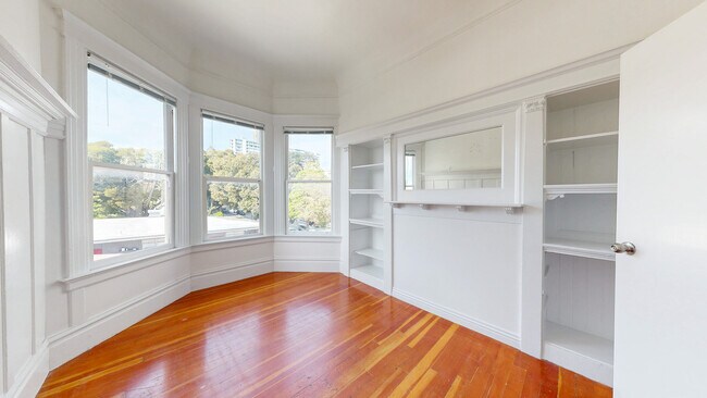 Building Photo - 1233 Laguna St