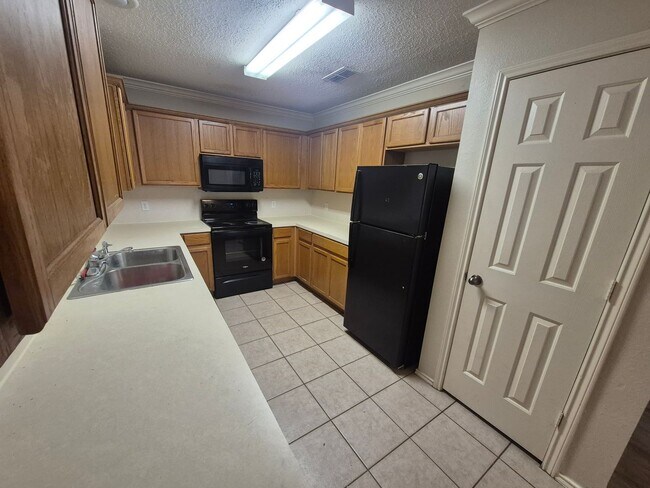 Building Photo - 809 N Evanston Ave