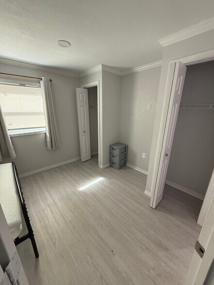 Bedroom closets - 324 Clearwater Ave