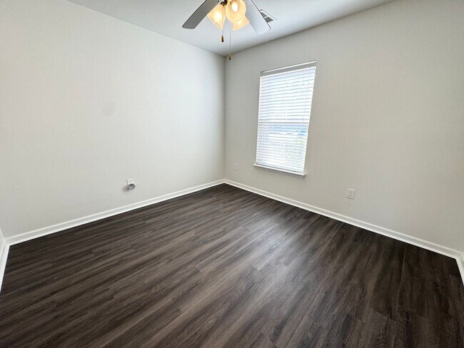 Building Photo - Myrtle Beach - 3 Bedroom / 2 Bathroom Home