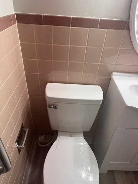 Building Photo - 12-14 Grove Ct