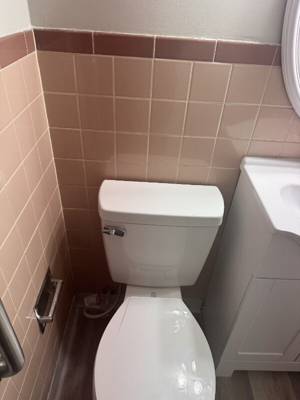 Building Photo - 12-14 Grove Ct