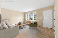 Building Photo - 9753 Vickie Pl