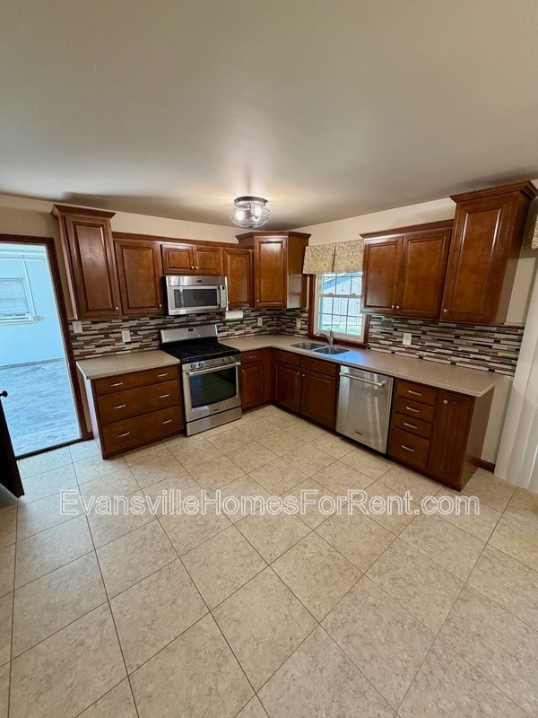 Building Photo - 1724 N Colony Dr