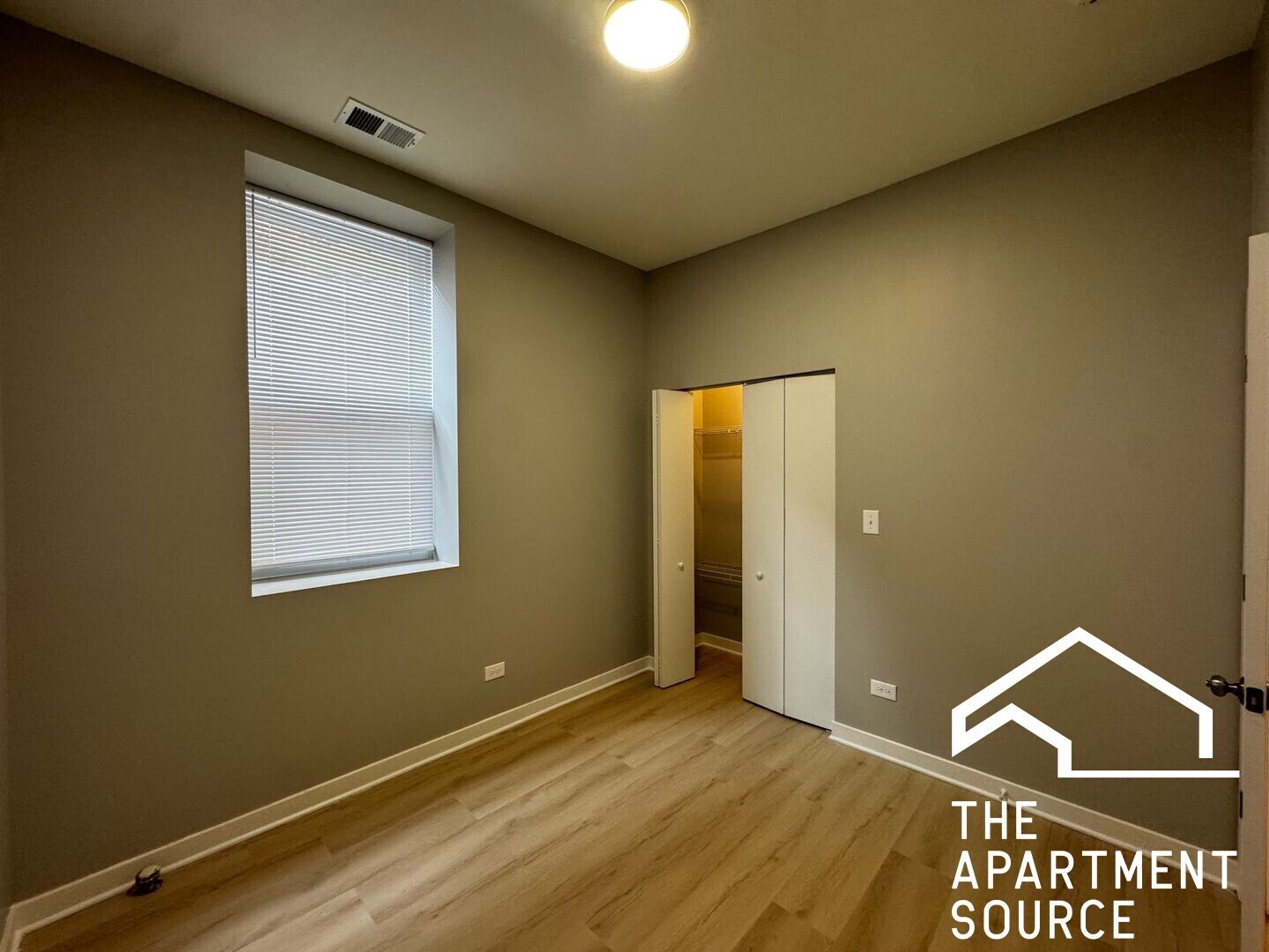 Building Photo - 4007 W School St