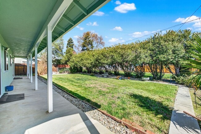 Building Photo - 162 Isle Royale Cir