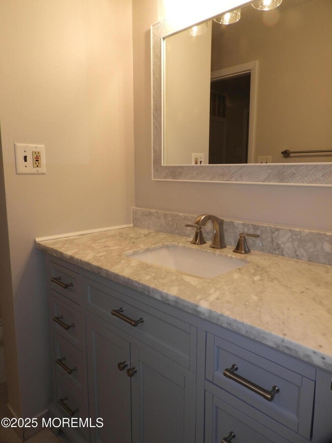 Building Photo - 330 Barcelona Dr