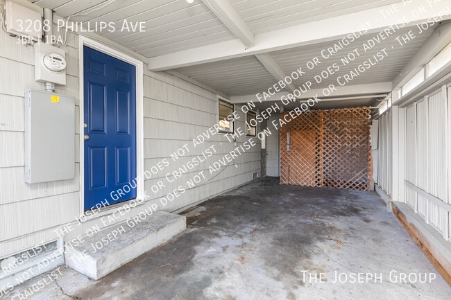 Building Photo - 3208 Phillips Ave