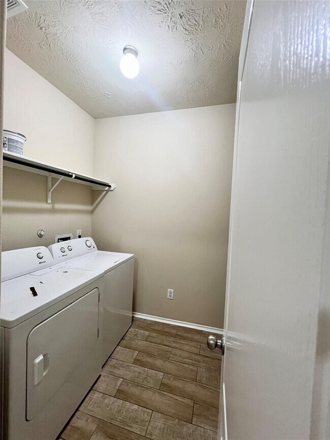 Building Photo - 1134 Gemstone Ct