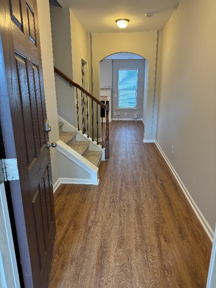 Building Photo - 3556 Village Enclave Ln