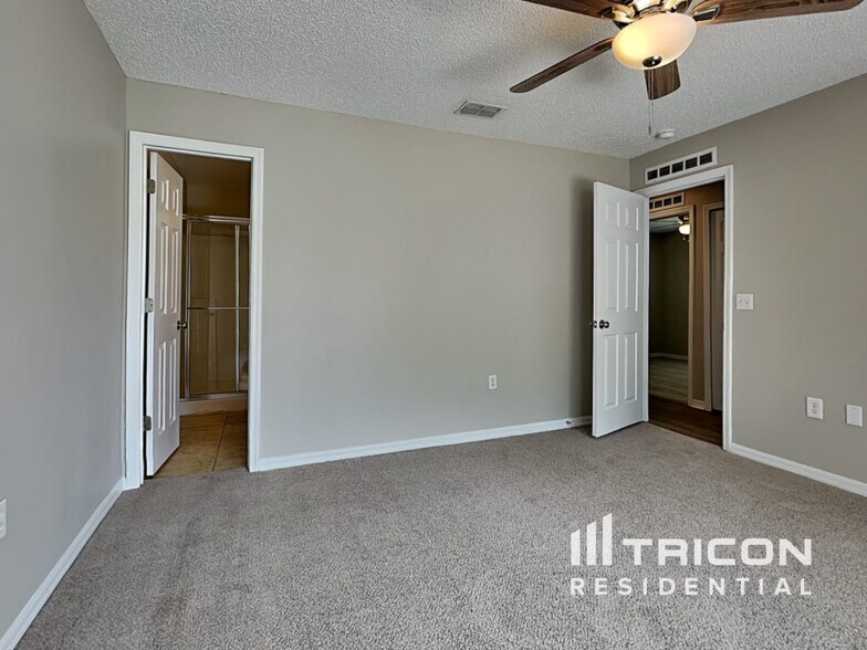 Building Photo - 13714 Gentle Woods Ave