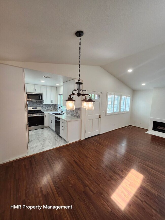 Building Photo - Coming Soon: 2beds/2bath Condo near Victoria Gardens!