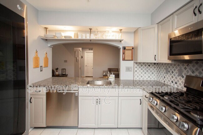 Building Photo - 4208 Aberdeen Ln