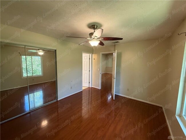 Building Photo - 1147 Captains Bridge