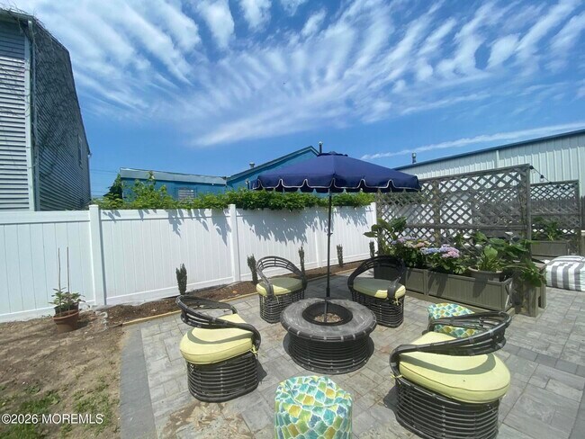 Building Photo - 95 Cooper Ave