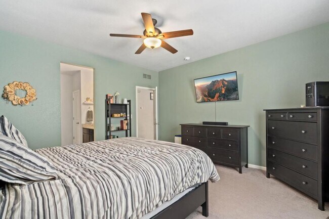 Building Photo - 3046 Crux Dr