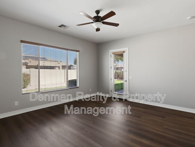 Building Photo - 3146 E Coconino Dr