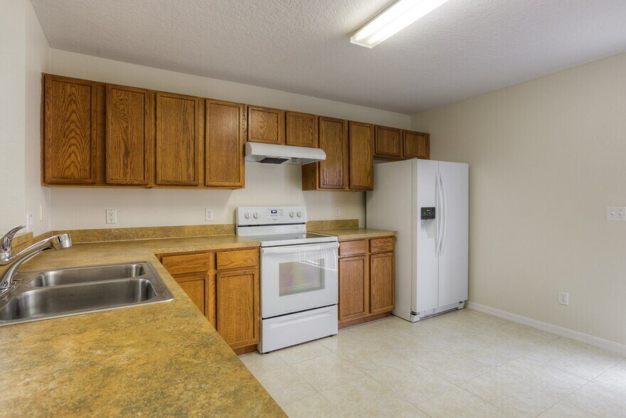 Building Photo - 735 Windrose Dr