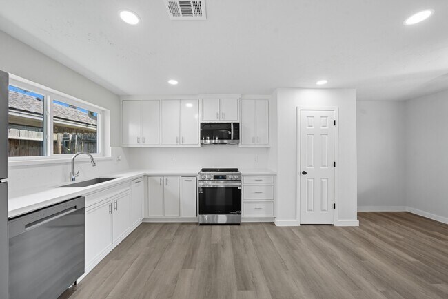 Building Photo - 12414 Aste Ln