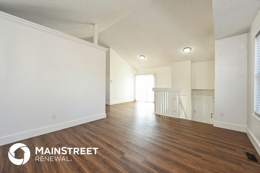 Building Photo - 17476 E Plateau Dr