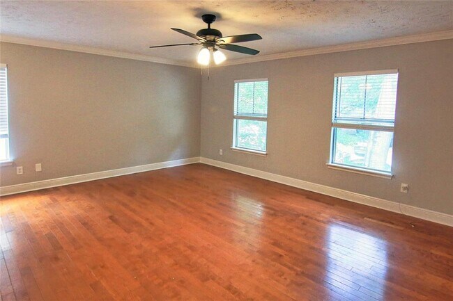 Building Photo - 3202 Birch Creek Dr