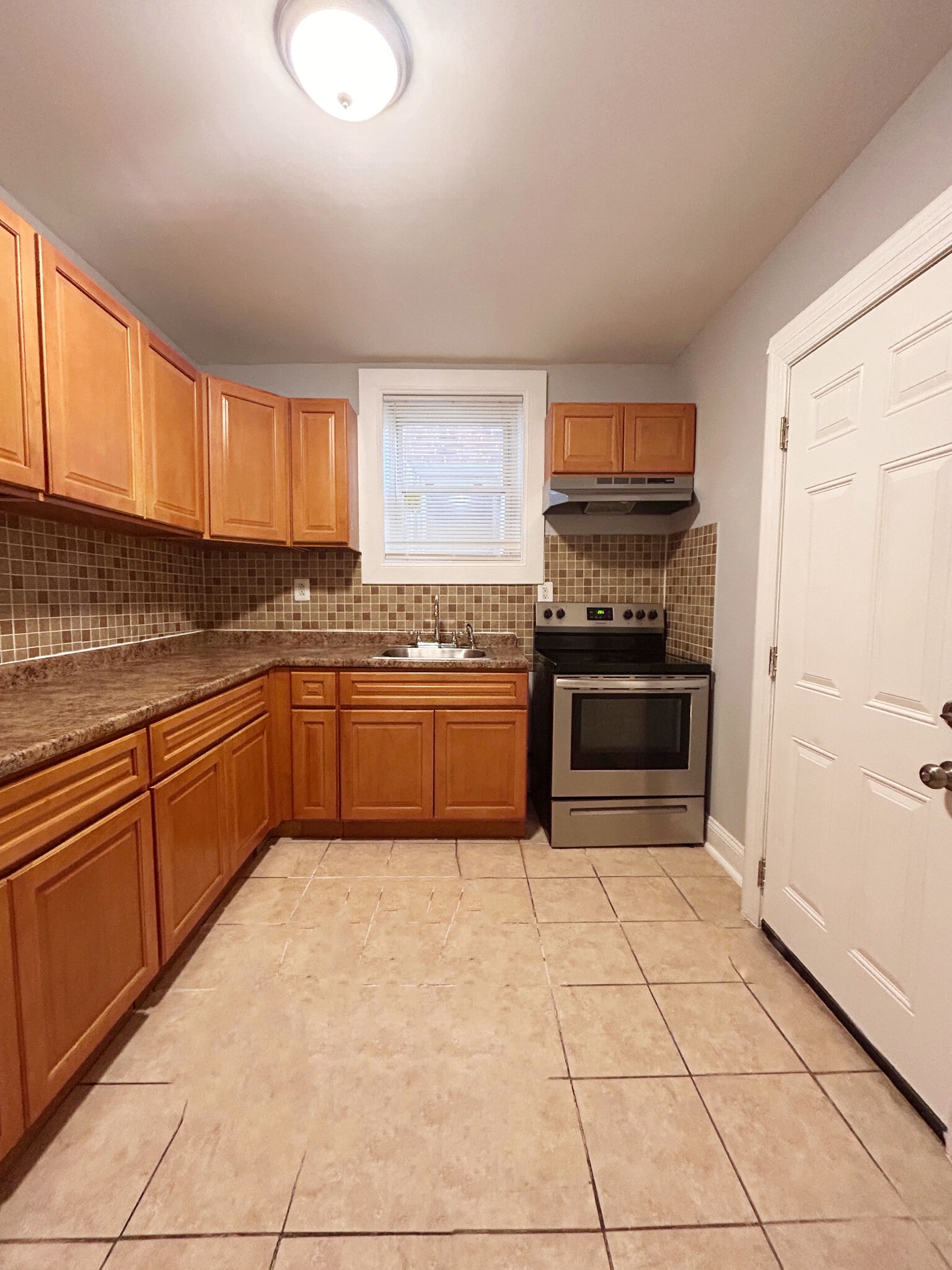 Building Photo - 2512 S 66th St