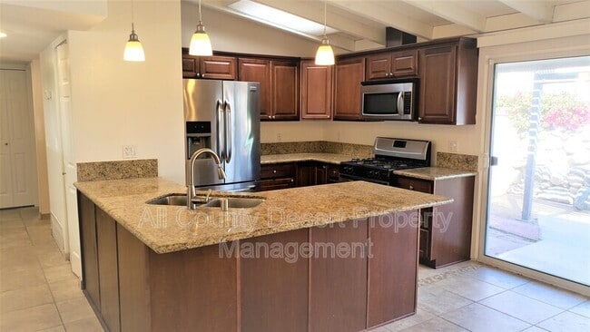 Building Photo - 72891 Sierra Vista Dr