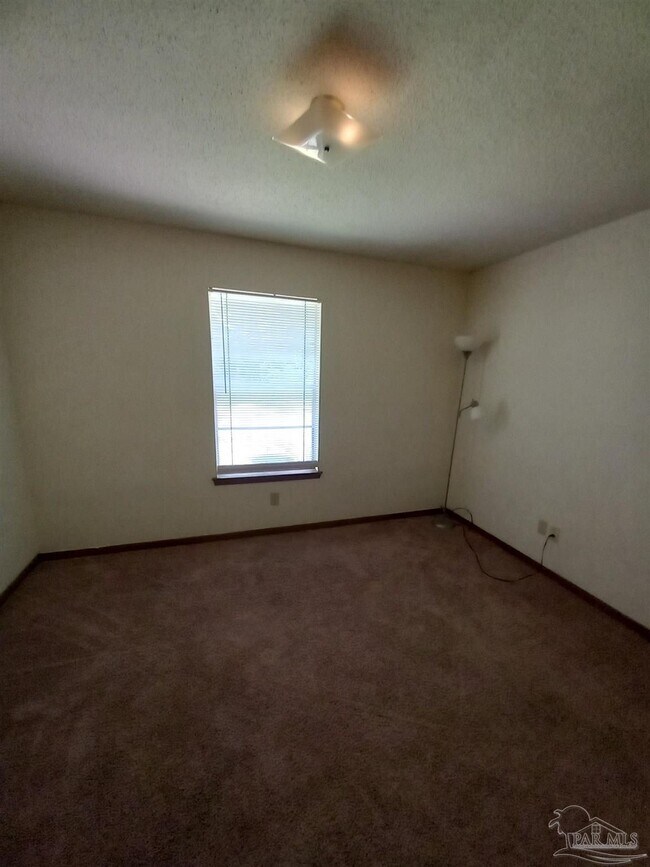 Building Photo - 802 Mills Ave