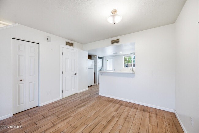 Building Photo - 9831 S 48th Way