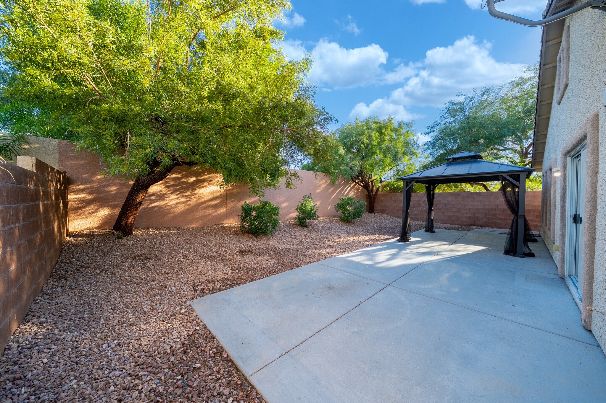 Building Photo - 504 Lacabana Beach Drive