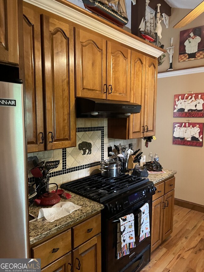 Building Photo - 3666 Lakewood Ct