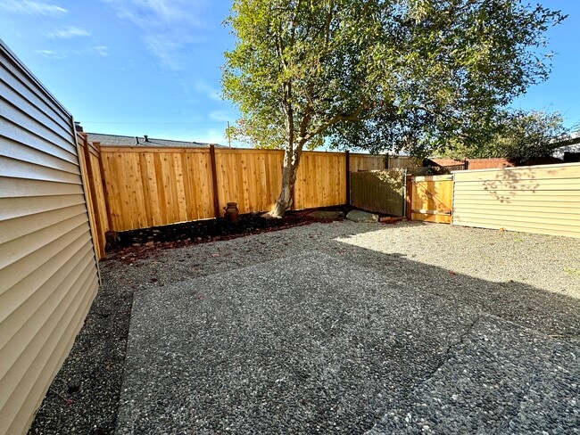 Building Photo - 20924 80th Pl W