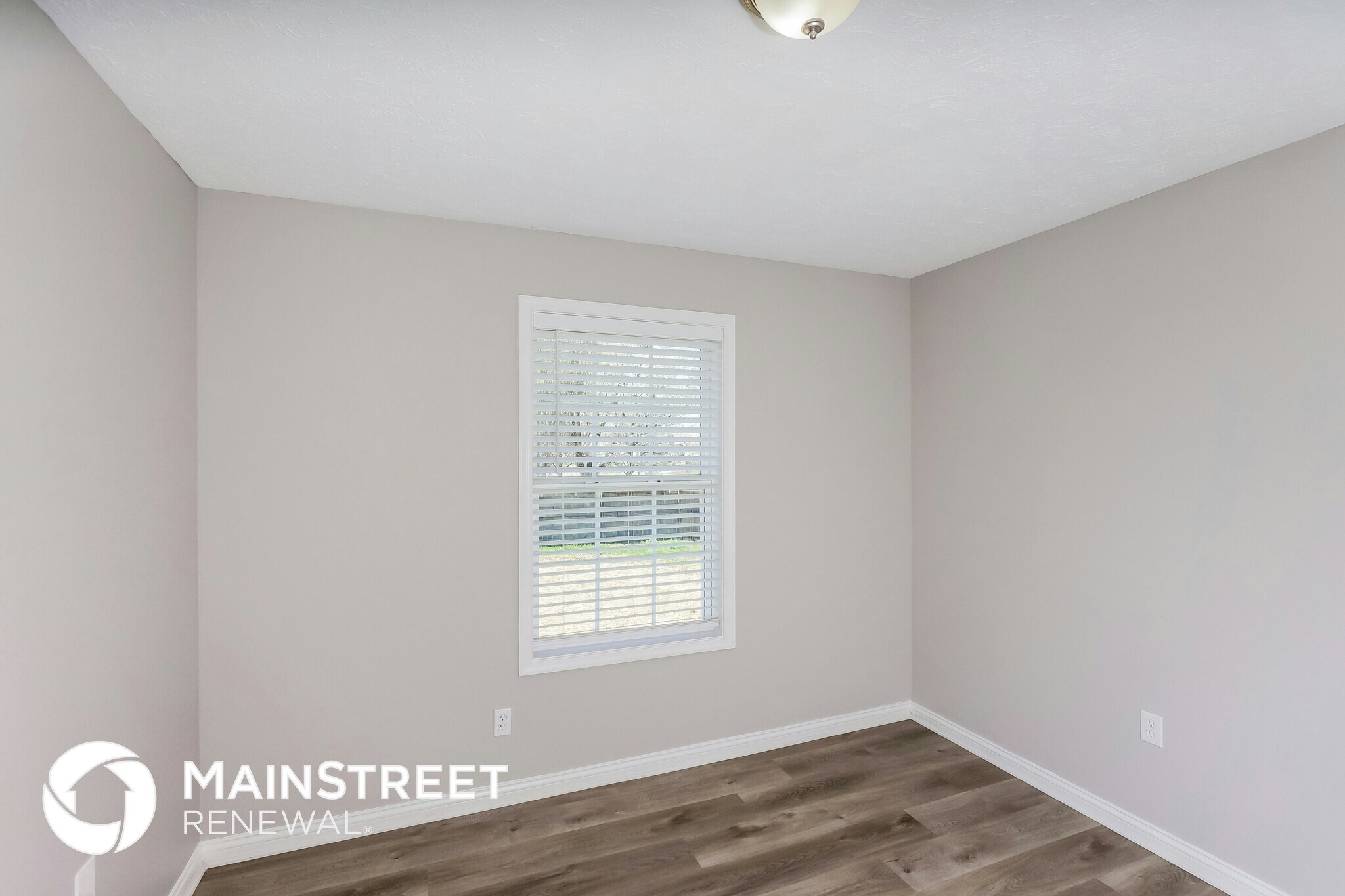 Building Photo - 382 Dustin Way